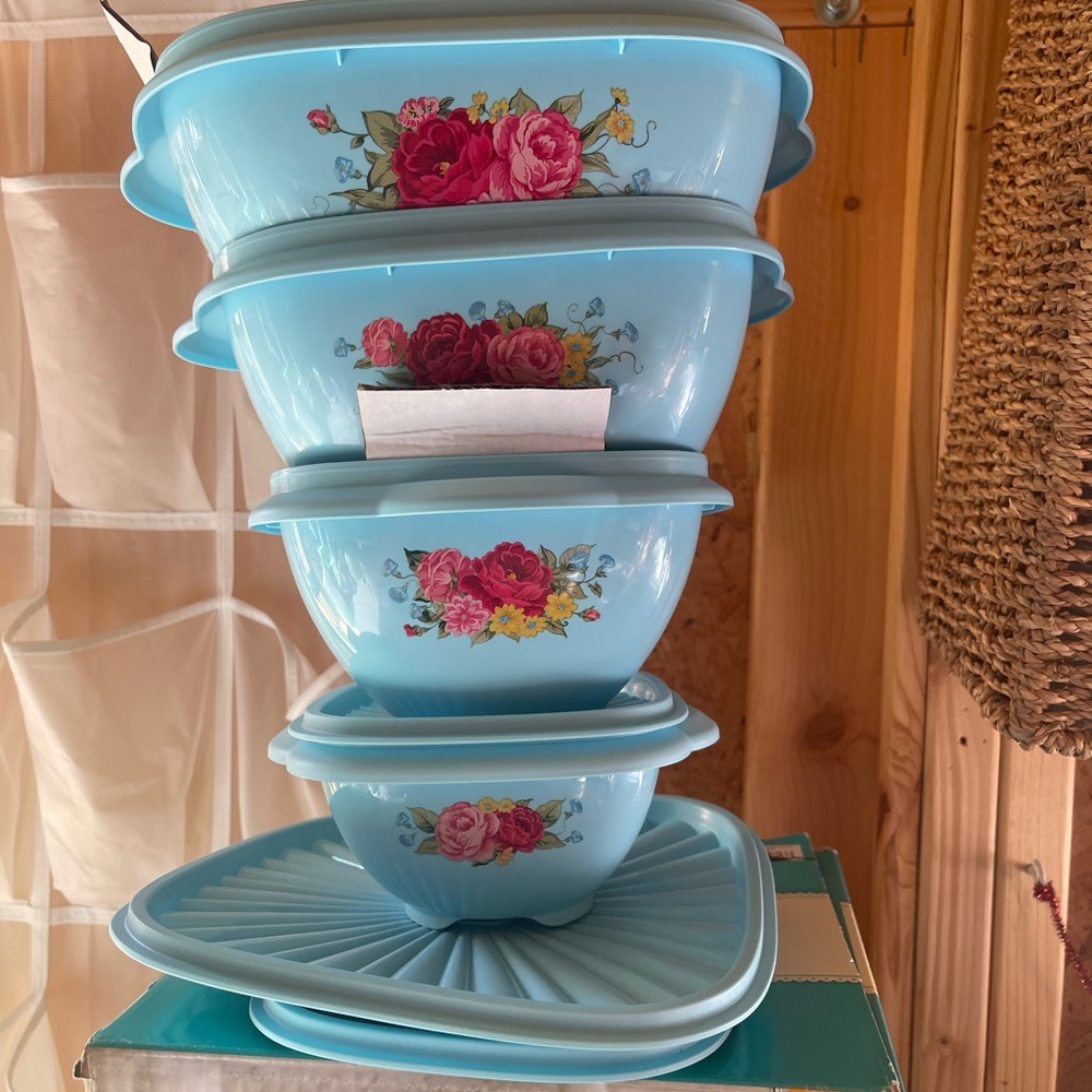 The Pioneer Woman Sweet Rose Blue Floral Food Storage Set - Picture 6 of 10